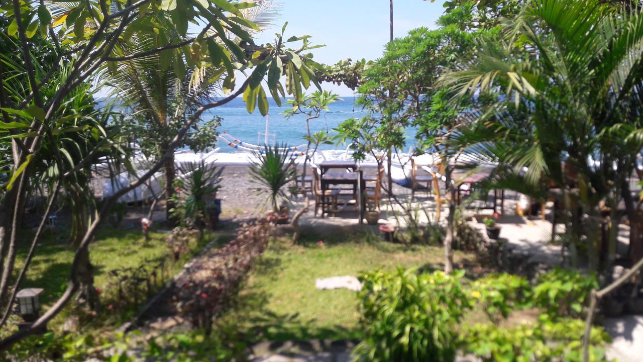 Warung Pantai Bungalows Amed Exteriör bild